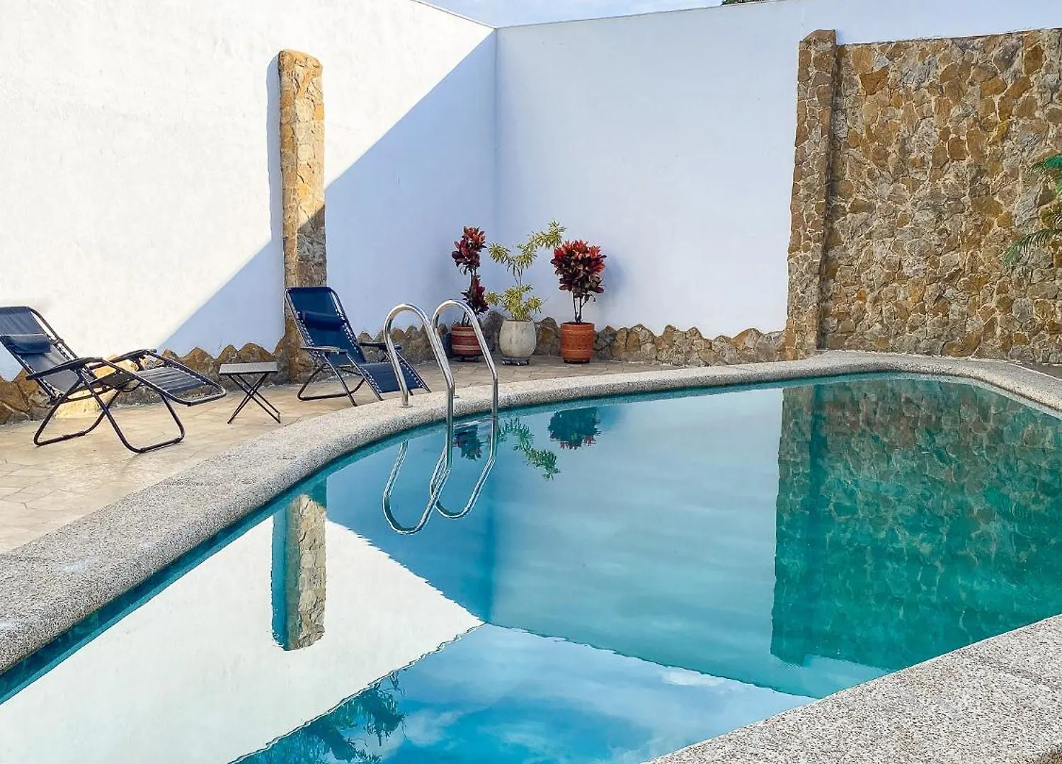Casa Con Piscina Privada En Cali, Cerca A Cosmocentro Villa